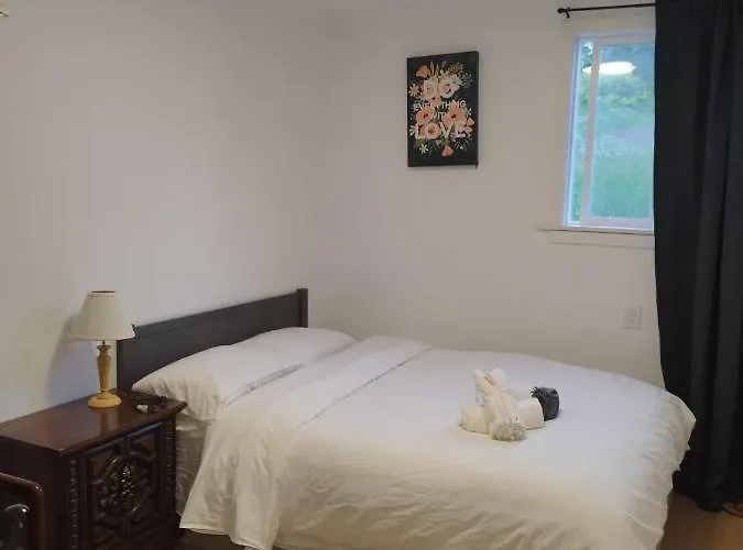 Beautiful Farm Cabin Unit B