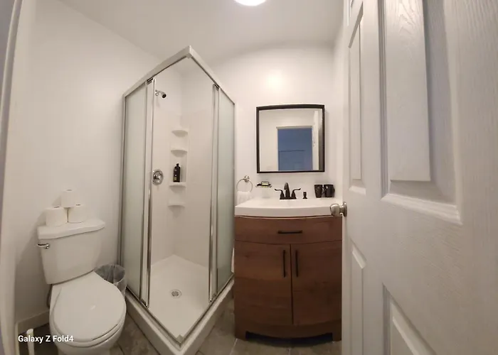 Beautiful Farm Cabin Unit B